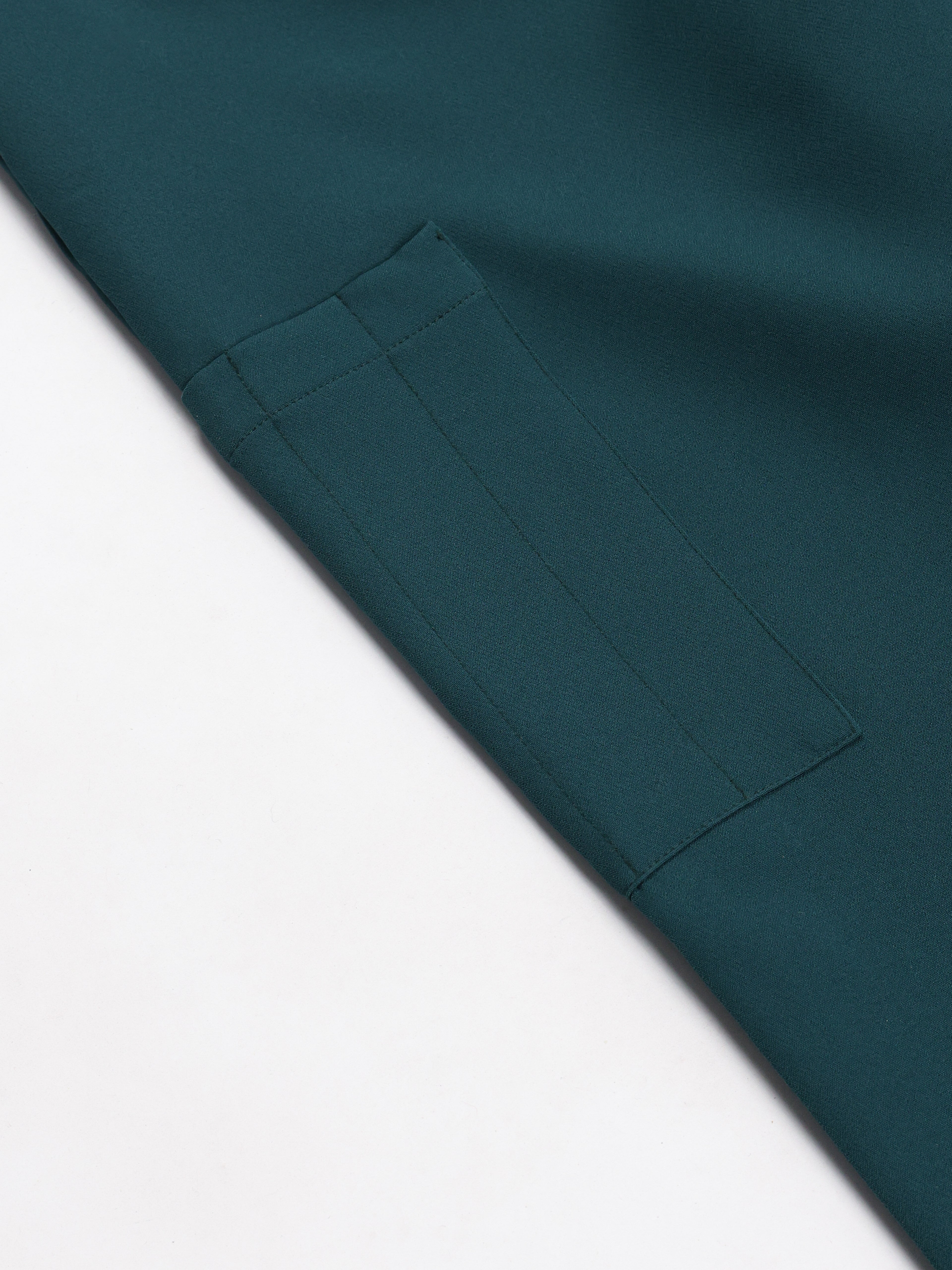 Nemur premium scrub pants for doctors - Frog Forest - utility pen pocket