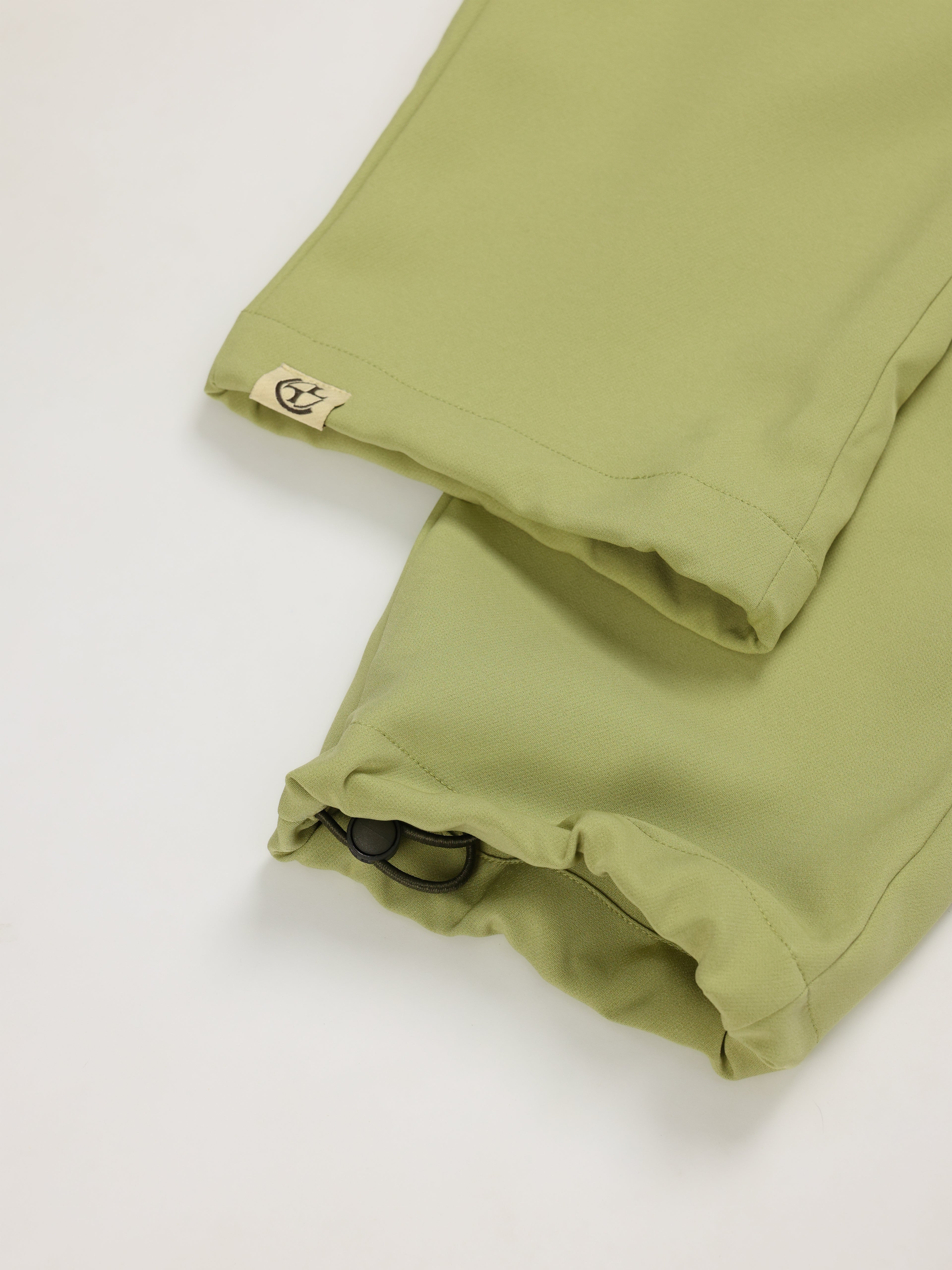 Riff premium scrub pants for doctors - Cactus Candy - ankle cuff detail