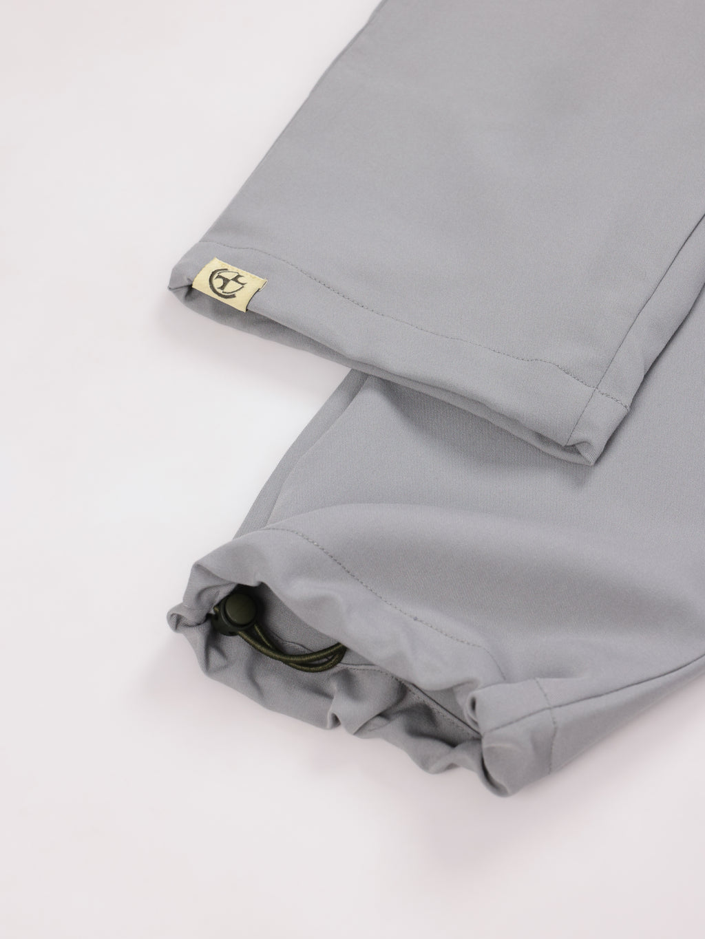 Riff premium scrub pants for doctors - Pigeon Ash - ankle cuff detail