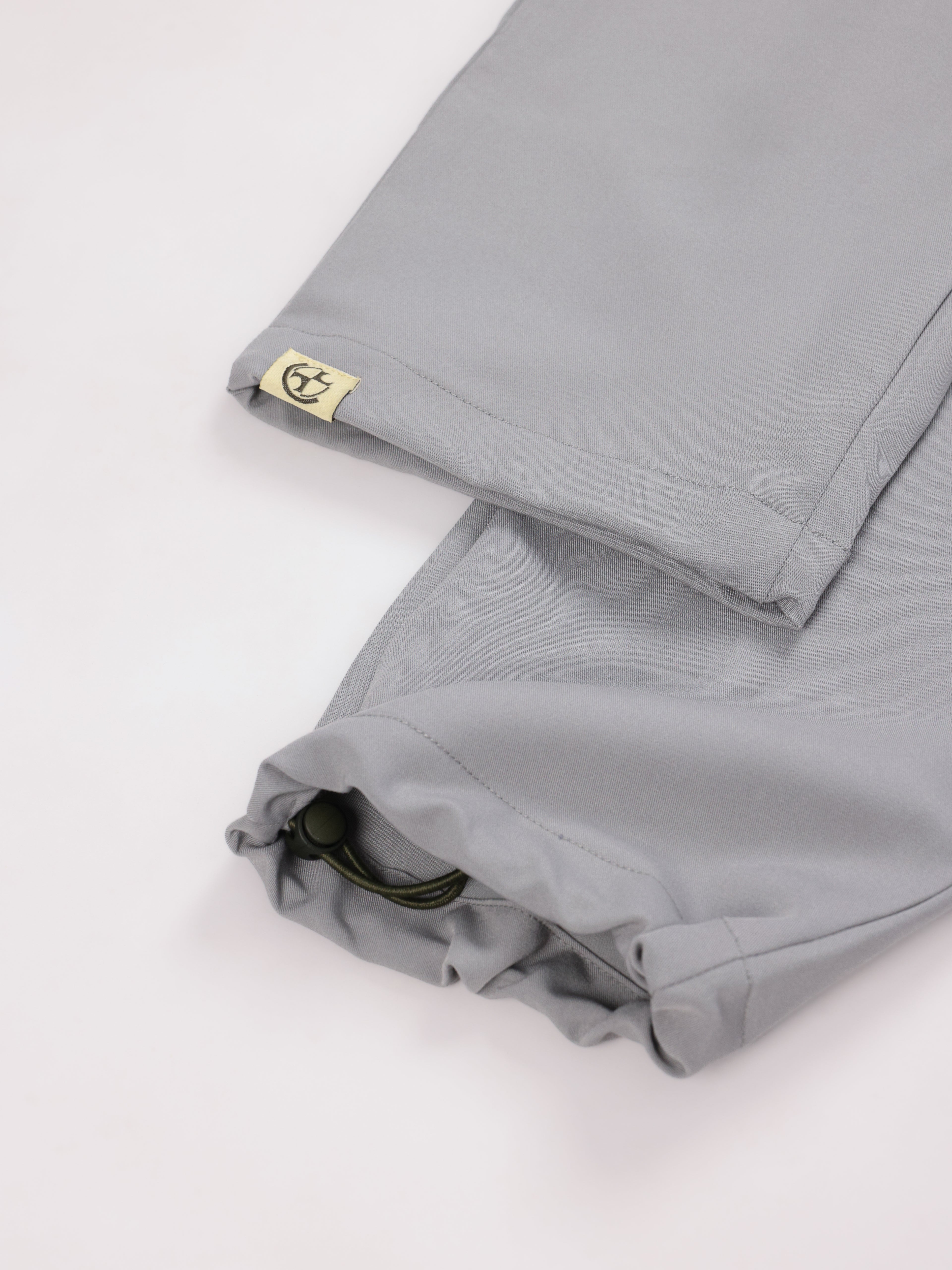 Riff premium scrub pants for doctors - Pigeon Ash - ankle cuff detail